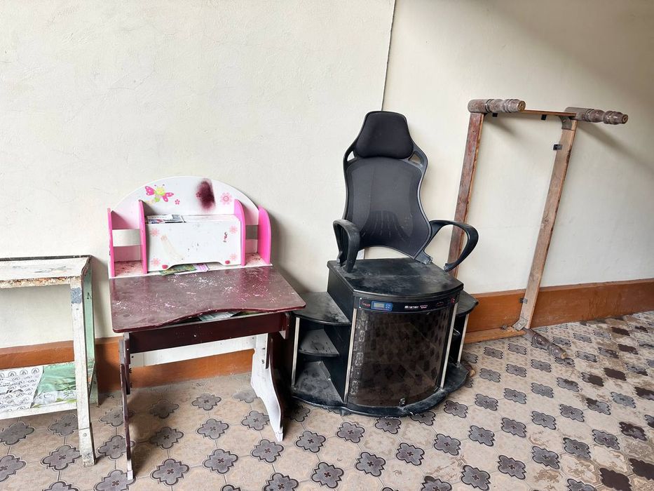 Отдам даром всё мебель