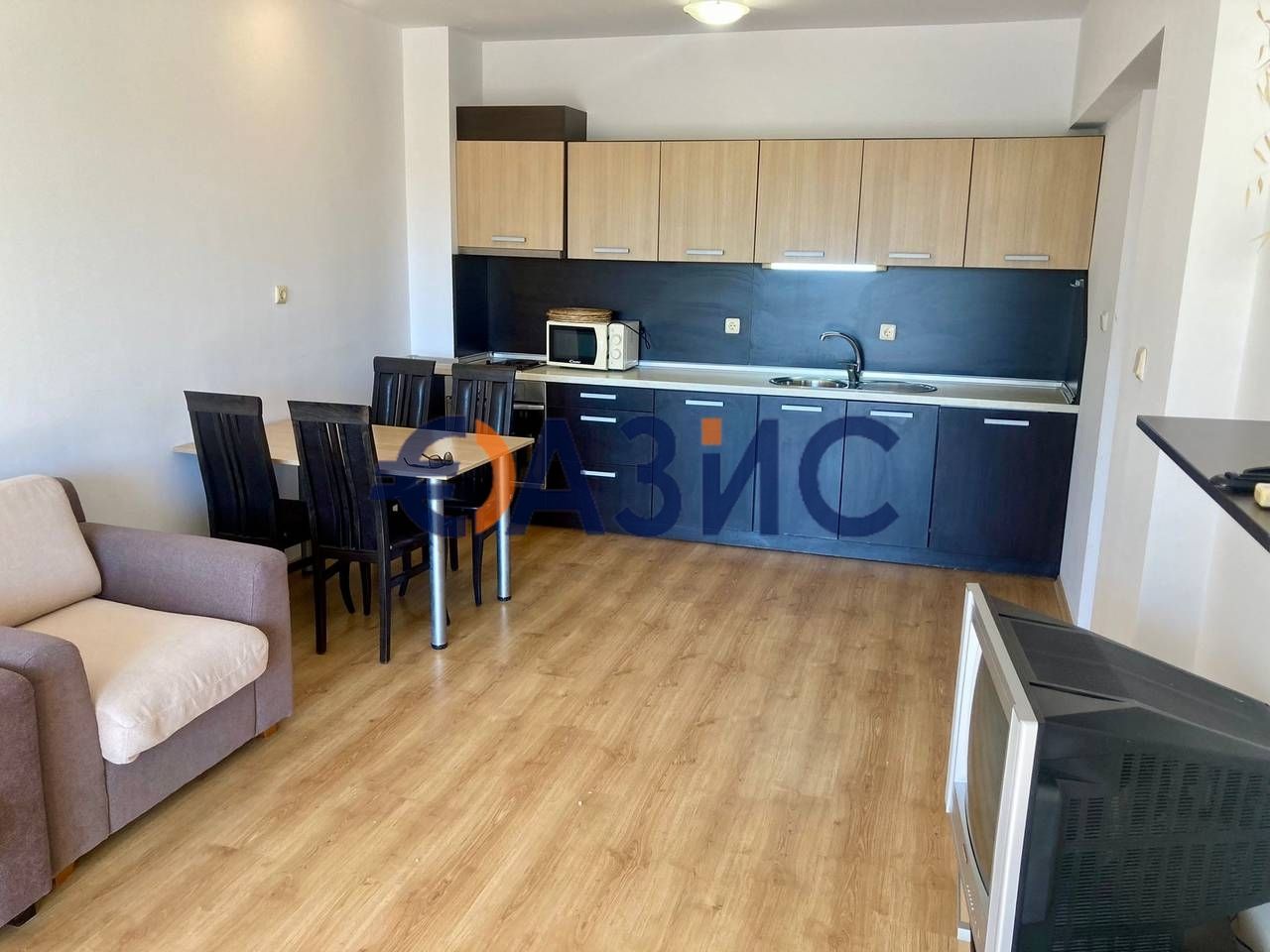 Продава се Двустаен апартамент в к.к. Слънчев бряг - 72 кв.м за 1028 €/кв.м - Снимка #12