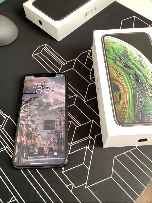 iPhone XS 64gb space grey