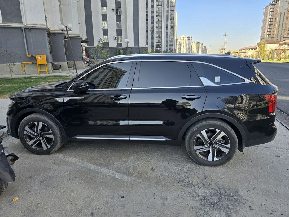 Ideal xolatdagi KIA Sorento 2023 yil 3.5 m FULL POZITSIYASI 7 kishilik