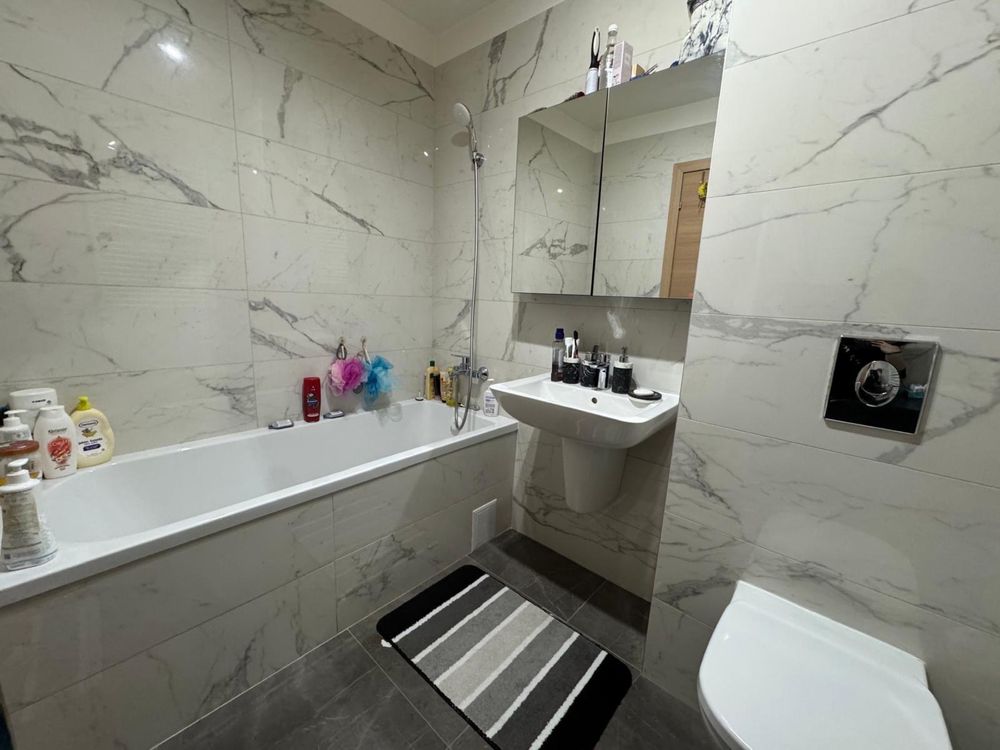Vand apartament la 2 minute de mall coresi