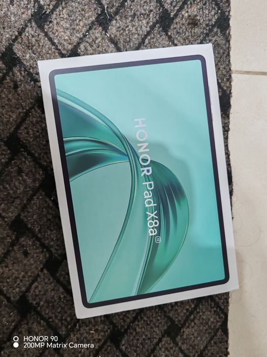 vând honor pad x8a 11"