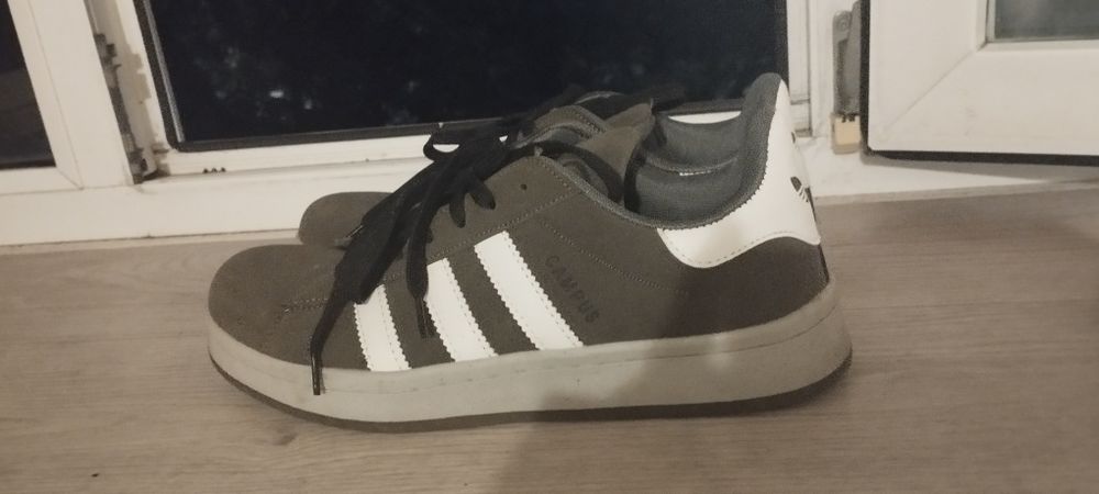 Кроссовки новые.