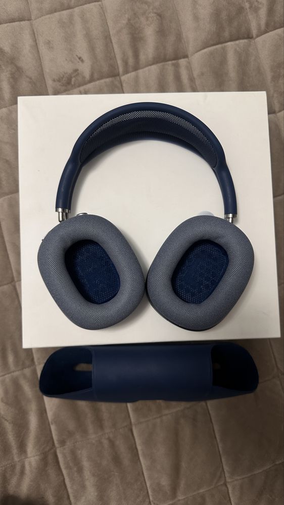 Airpods Max blue