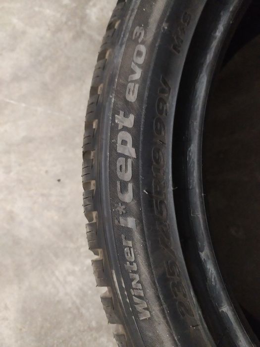 Зимни гуми DOT 32/2023  Hankook Winter icept evo3 235/45 r19