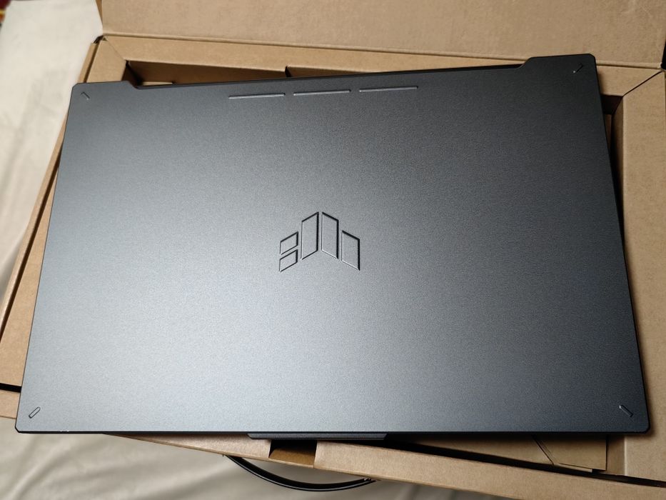 Asus TUF Gaming F17 Ryzen 5-7535HS, 24GB(DDR5), RTX4050, 1TB, 100%SRGB