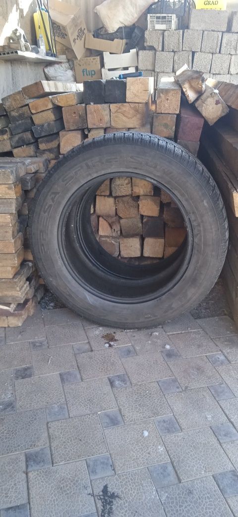 Зимние шины.255. 60R18
