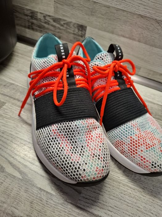 Дамски маратонки Under Armour