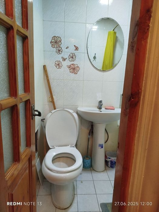 Ijaraga kvartira beriladi 1 xona 1etaj karimbek yonida