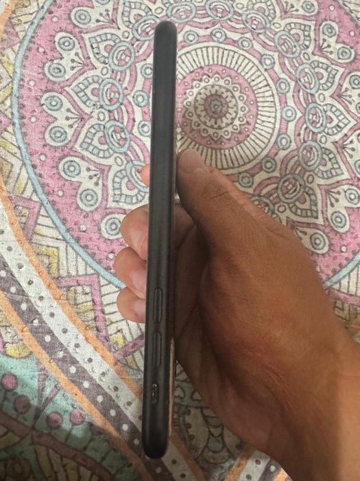 Продам Iphone XR