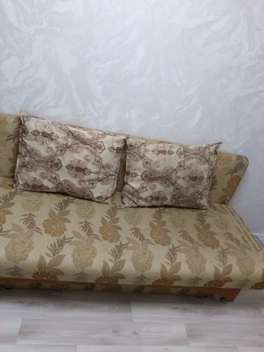 Срочно продам диван