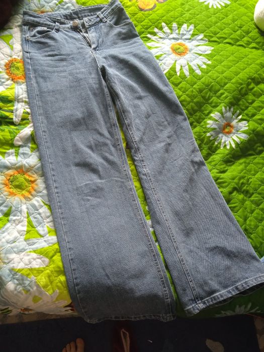 Продам джинсы клеш