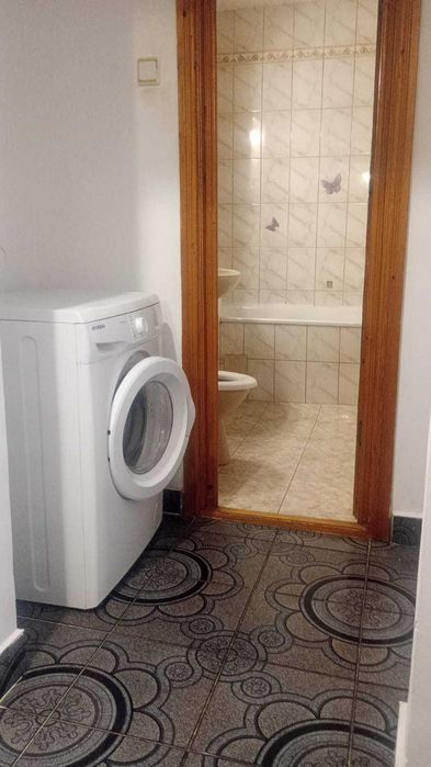 Vând apartament 3 camere decomandate Piața Sud