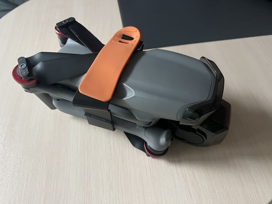 Продавам DJI Air 3S Fly More Combo( DJI RC 2)