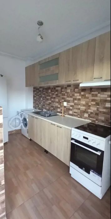 Închiriez apartament