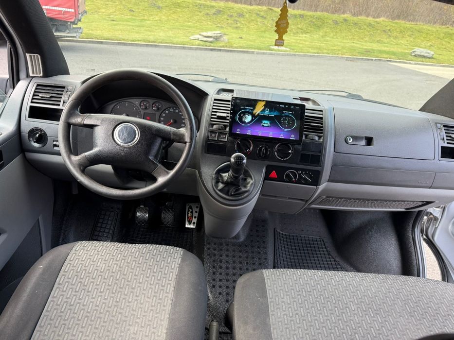 Volkswagen T5 Transporter ~ 2007 ~ Pasul Lung ~ 8+1 Locuri ~ 2.5 TDI