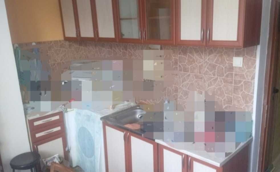 Продавам кухненски шкафове