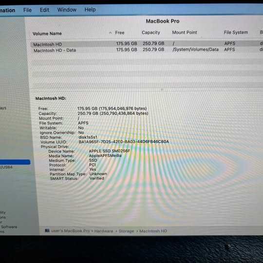 Macbook pro late 2013  i5 2,4-2,9 boost  8gb ram с ново зарядно