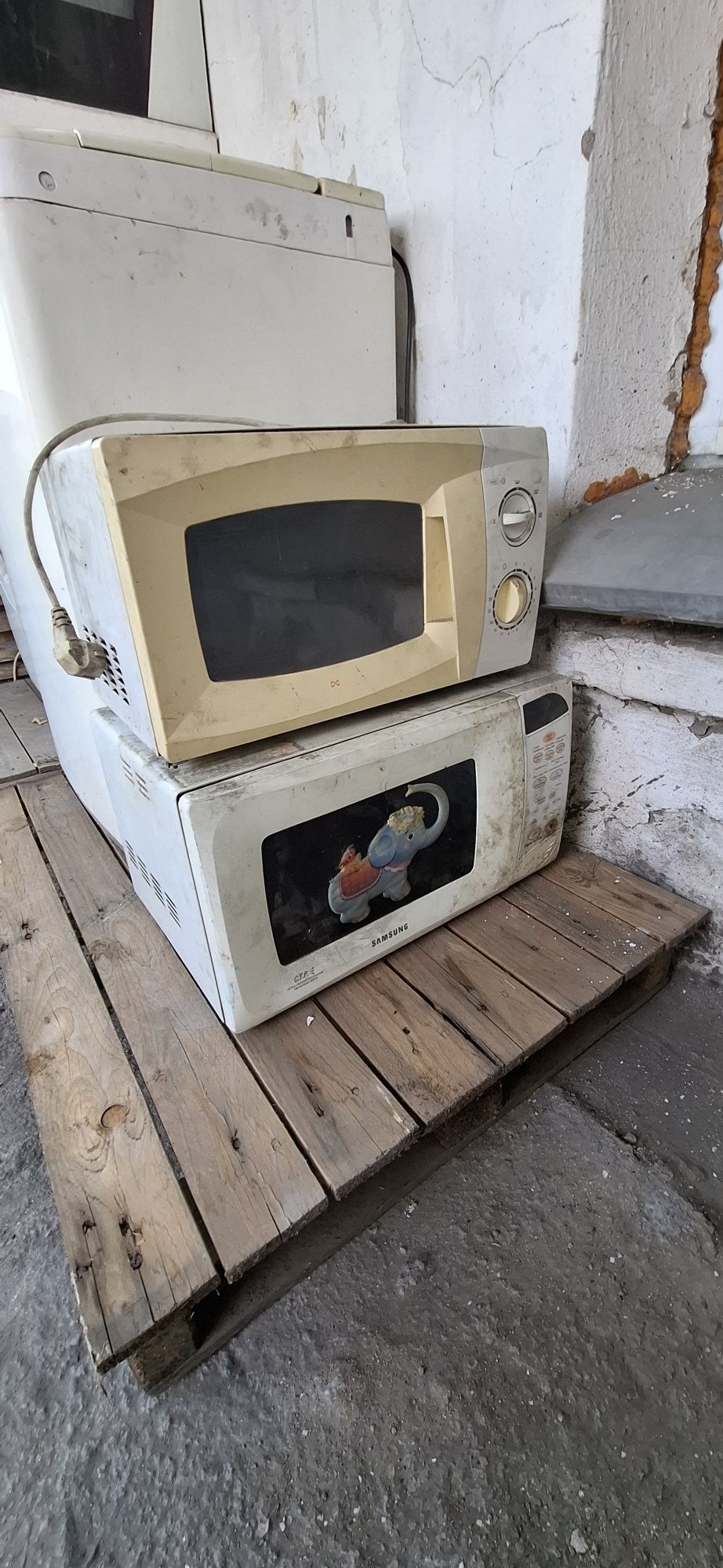 Все по 5 тысяч.чтото работает что-то на запчасти