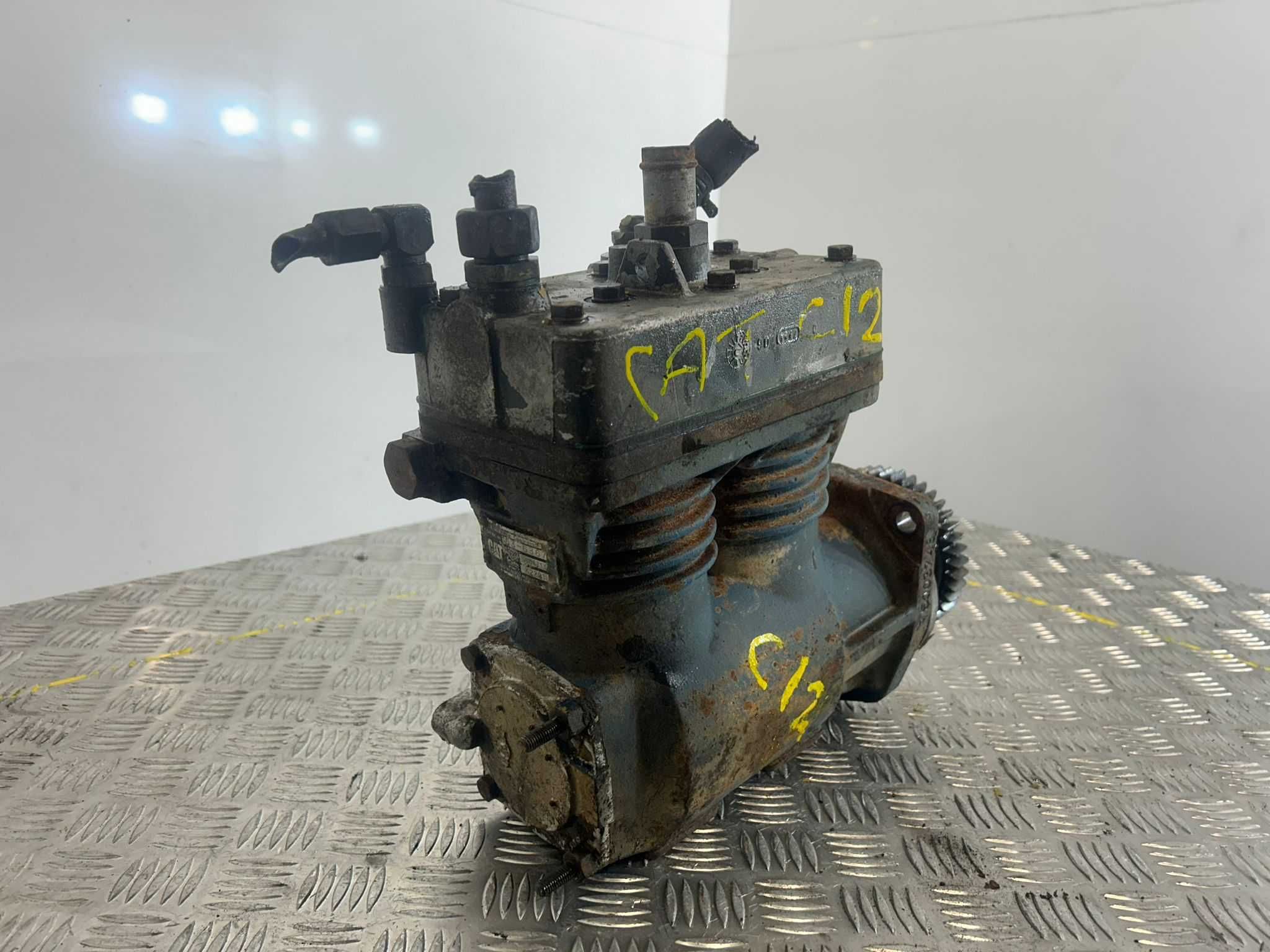 Compresor de aer pentru utilaj Caterpillar  1636367-Piese de schimb