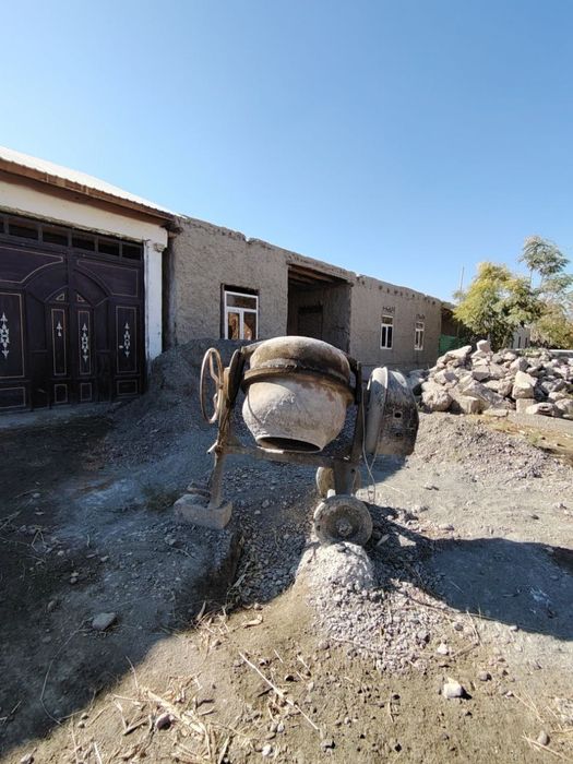 Betonmeshalka sotiladi