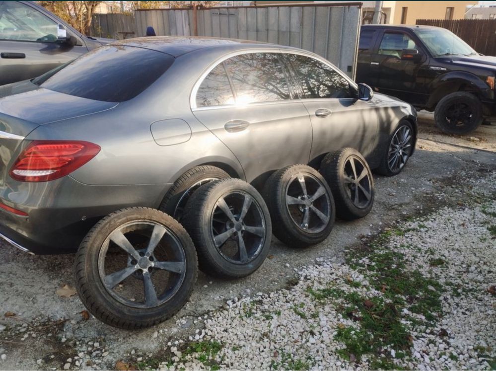 Джанти 17 цола със зимни гуми Тойота Авенсис 2006 год