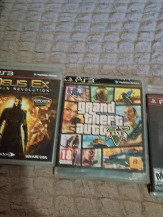 Здравейте  продавам  плестешан 3 със  5  игри