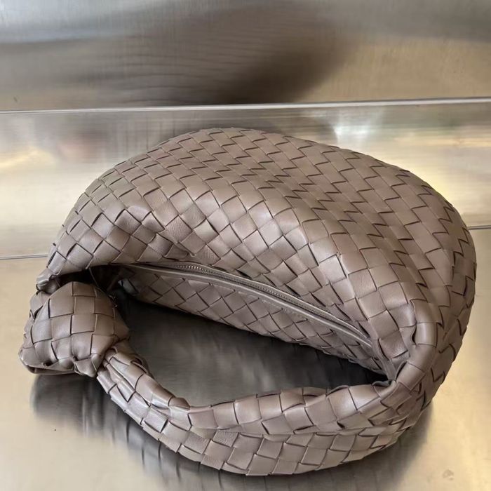 Bottega veneta чанта в кафяво