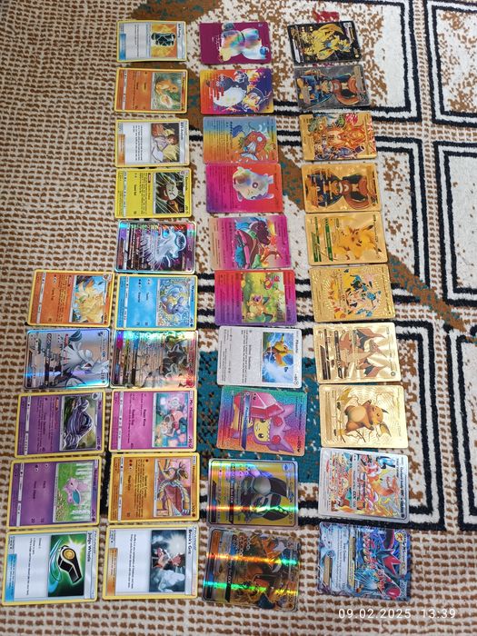 Продаю свои карты покемон 154 карты.
