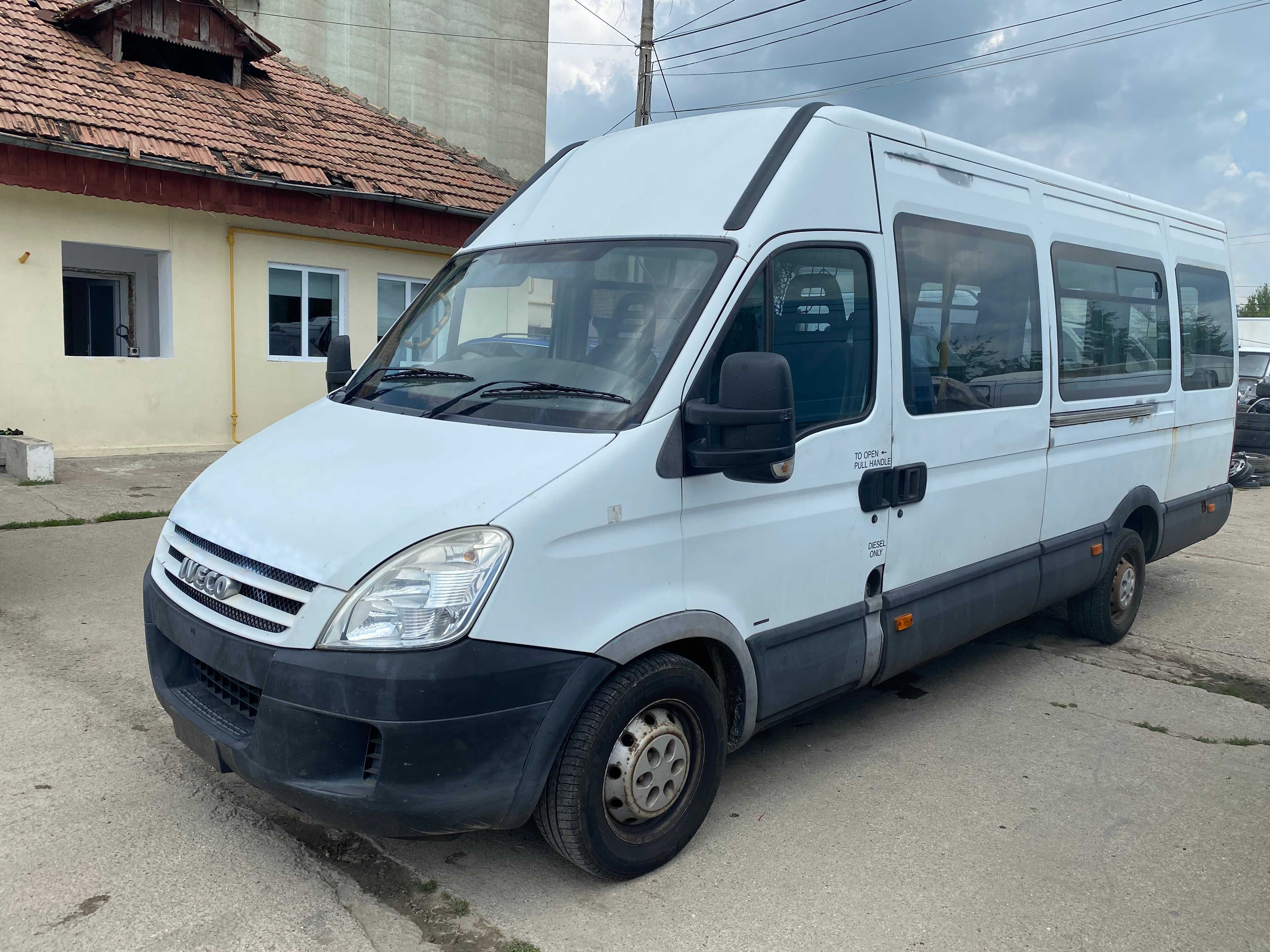 DEZMEMBREZ Iveco DAILY 4 2,3 HPI 35 S12 BUS 8+1 LOCURI euro 4 2007