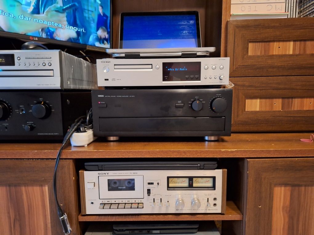 2 amplificatoare Onkyo Integra A9711 ,Yamaha ax 870 bolizi vigurosi