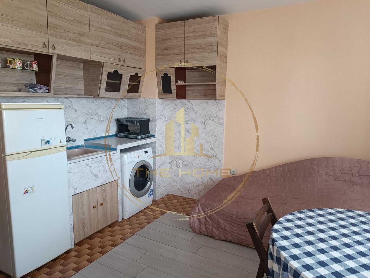 Дава се под наем Тристаен апартамент в Варна, Цветен квартал - 70 кв.м за 375 € - Снимка #2