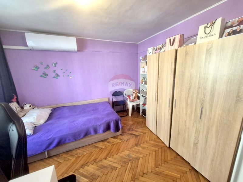 Двустаен апартамент, Лятно кино Тракия Т3956