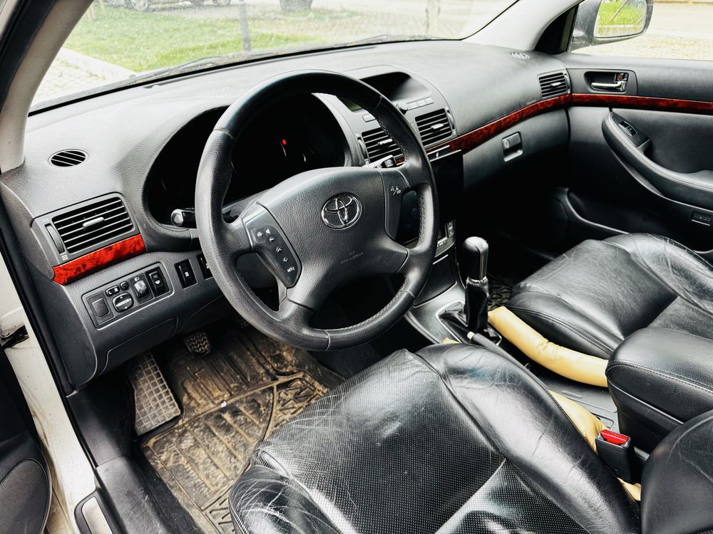 Toyota Avensis 2.0