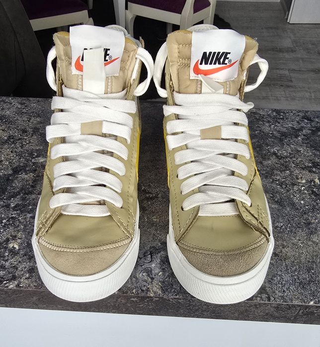 NIKE Blazer MID 77 Jumbo