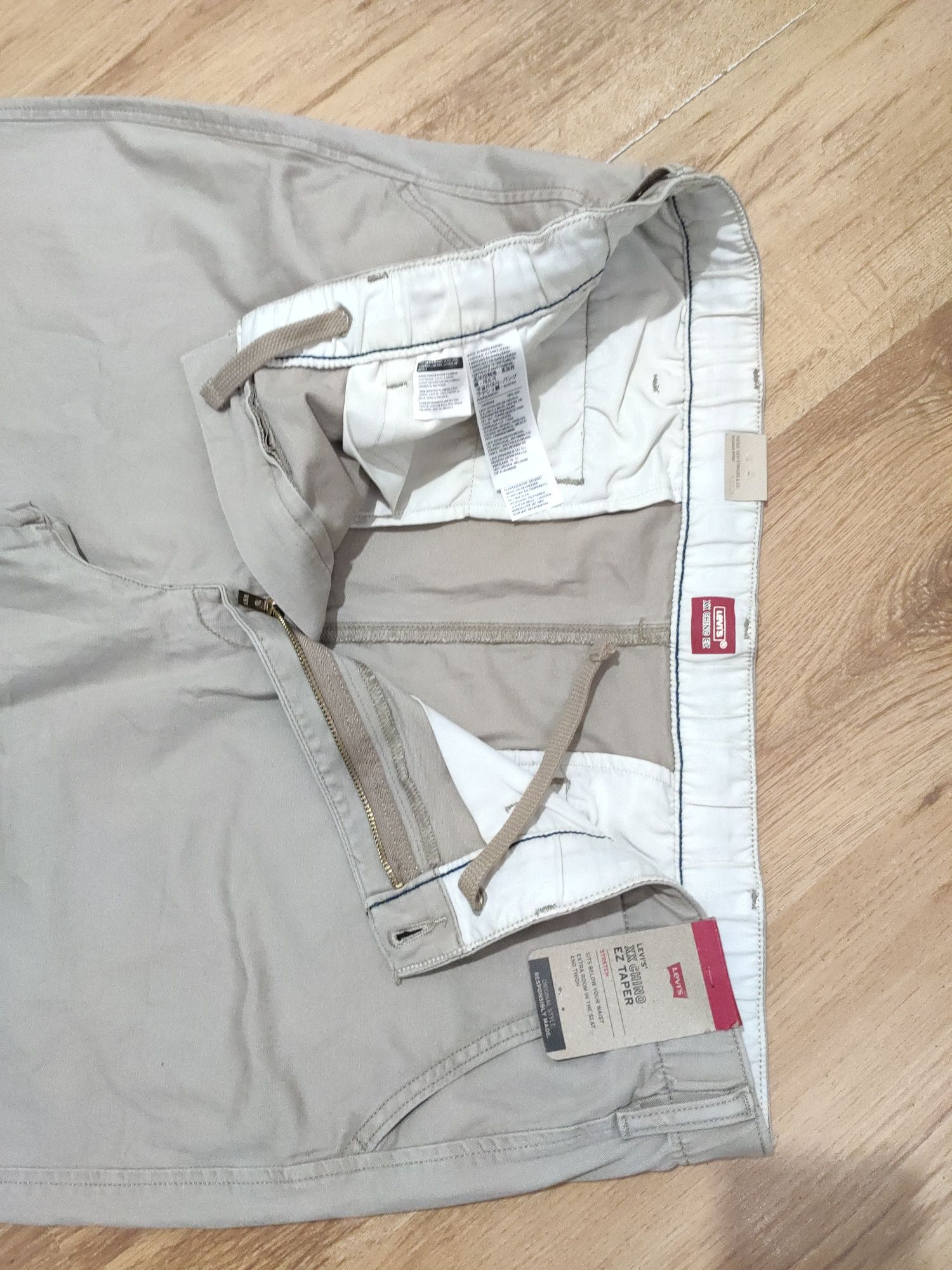 Pantaloni Levi's Chino marimea XXL drepți