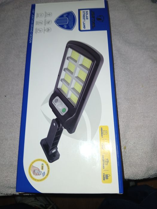 Lampa solară cu lumina super tare