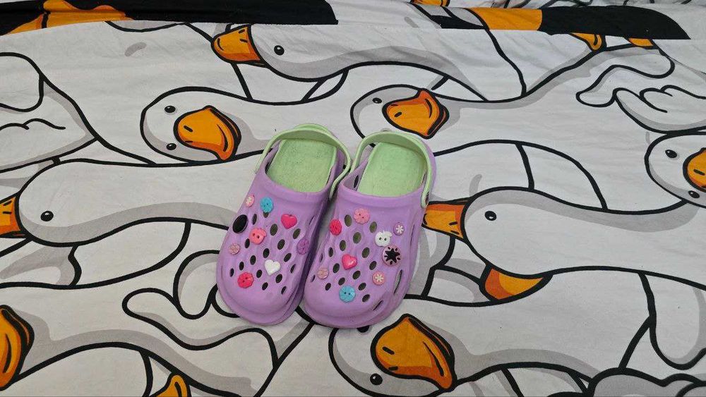 Продам кроксы 4500