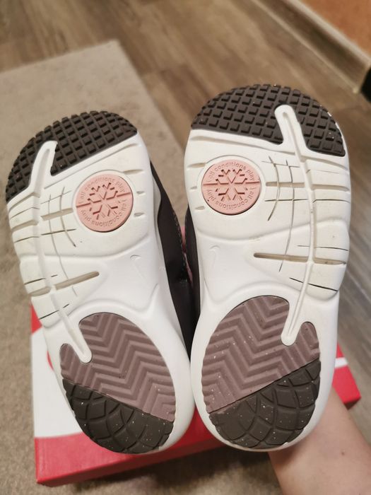 Продавам боти NIKE FLEX ADVANCE BOOT
Измерена стелка от ме