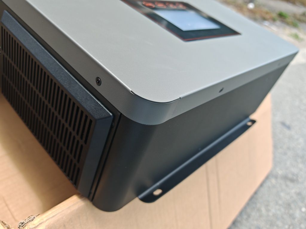 Соларен инвертор 10.2 kW PowMr POW-HWM10. 2M 220v AC All in 1