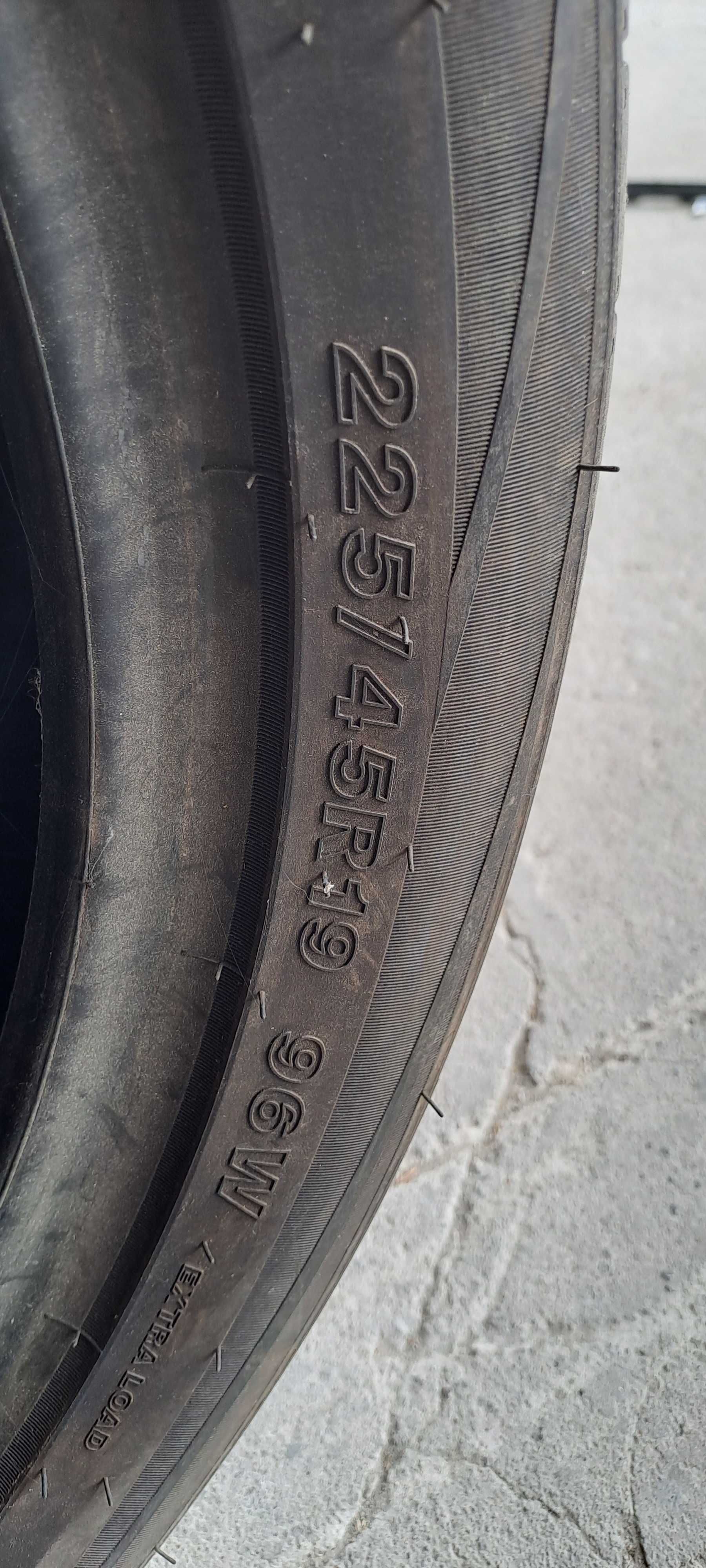Гуми летни 225/45/19 Goodride