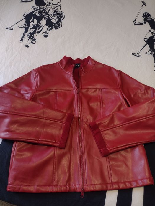 Много топличко кожено яке с поларена подплата.