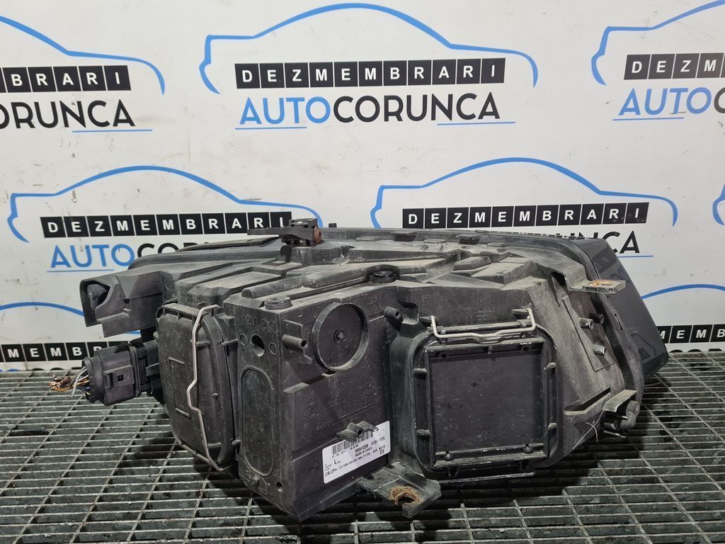 Far Stanga Audi Q5 2008 - 2012 SUV 4 Usi (956) Fara xenon