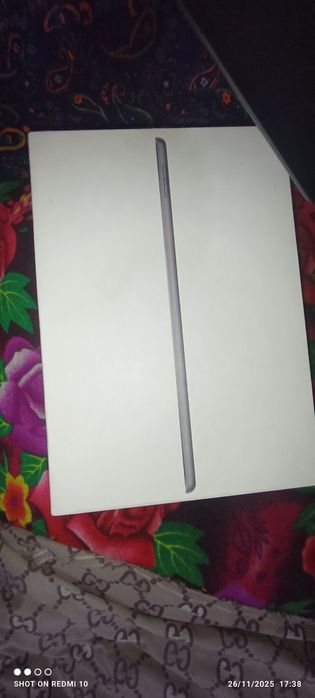 Apple ipad 7  rama 8+8 xotira.,32 8/32