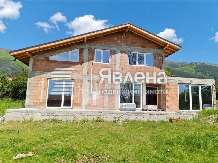 Продавам къща с цена на апартамент в София