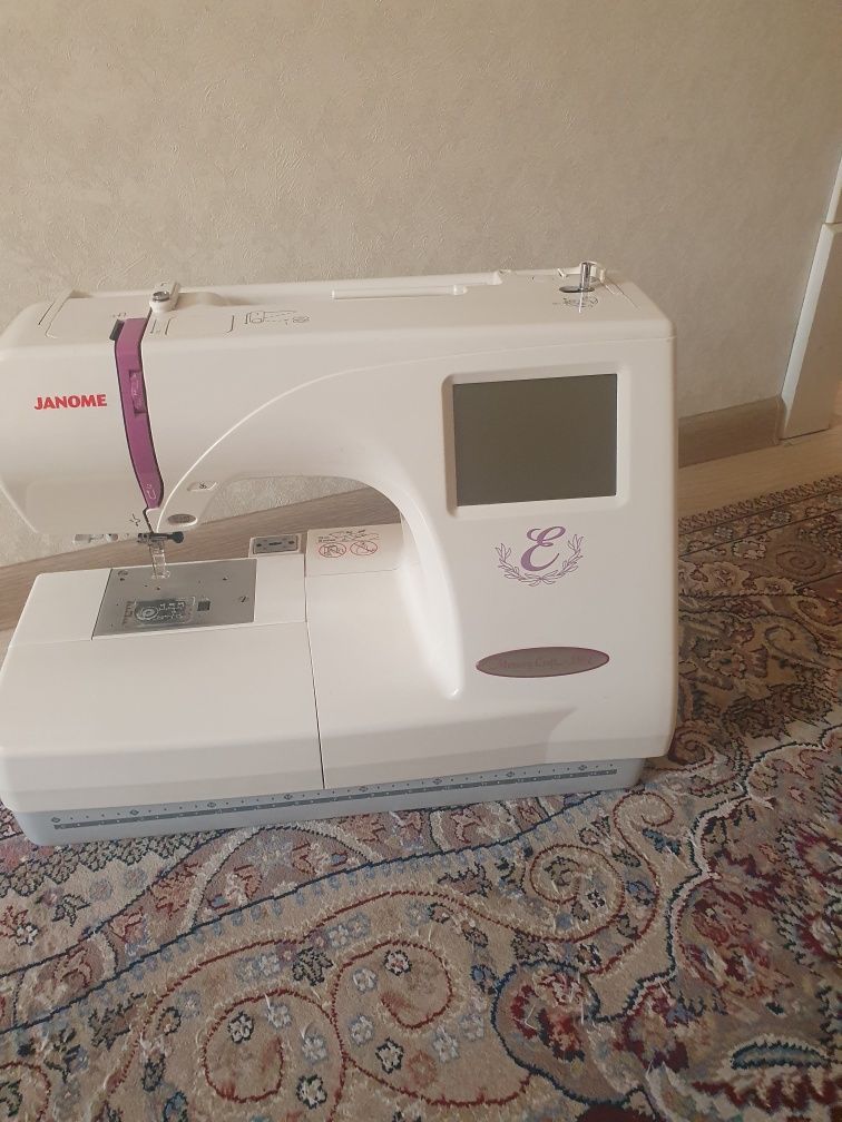 Вышивальная машинка. Janome. e-350