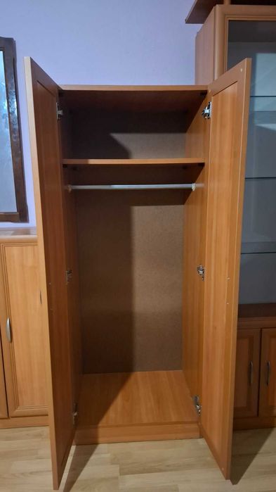 Гардероб ,шкаф витрина