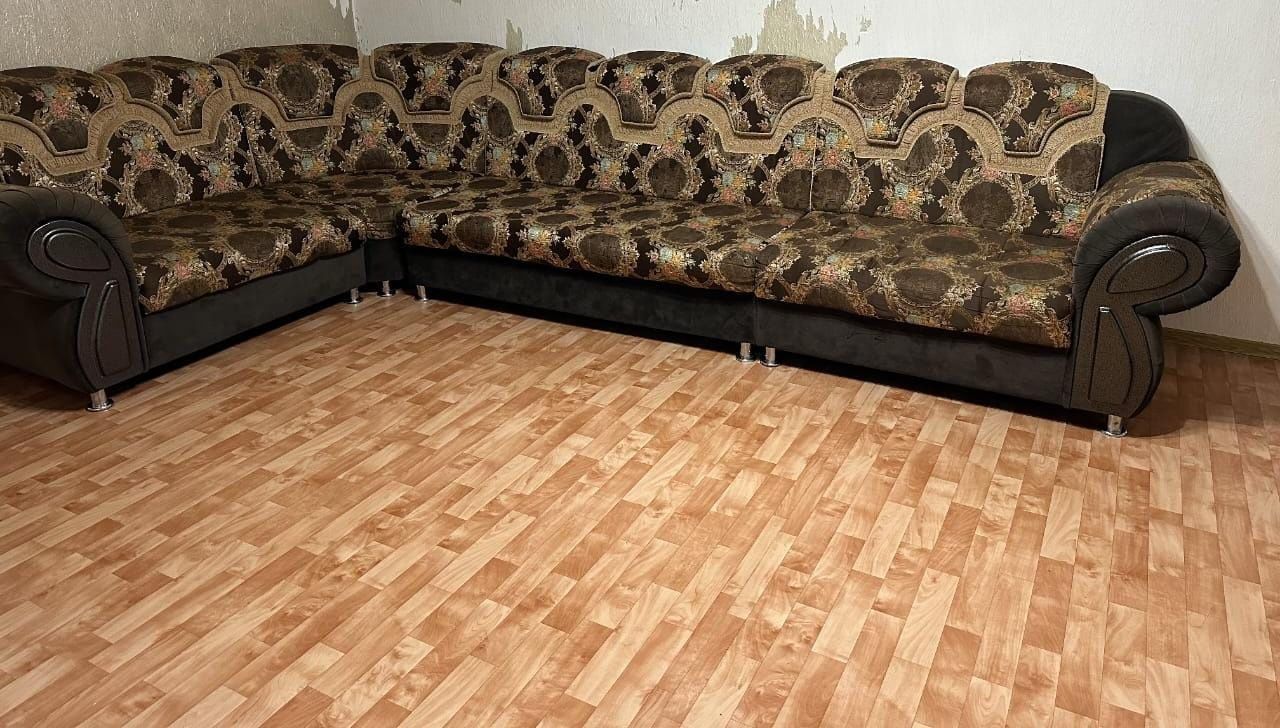 Угловой диван, срочно продам!
