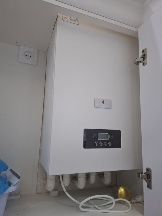 2 xonali kvartira sotiladi