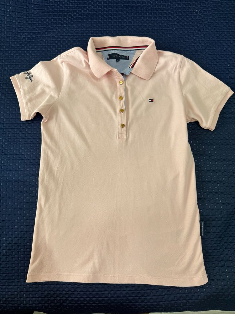 Tommy Hilfiger тениска с яка в светло розово. Размер М